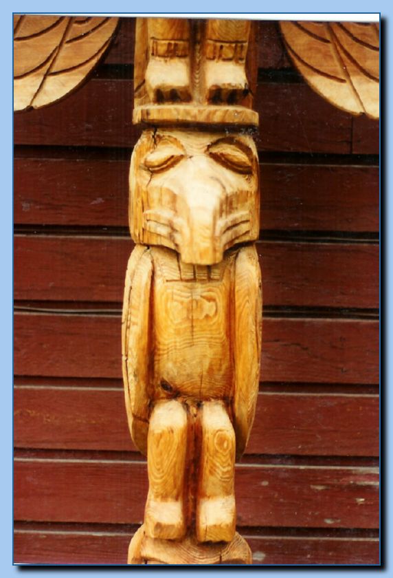 2 100 Totem Traditional Archive 05
